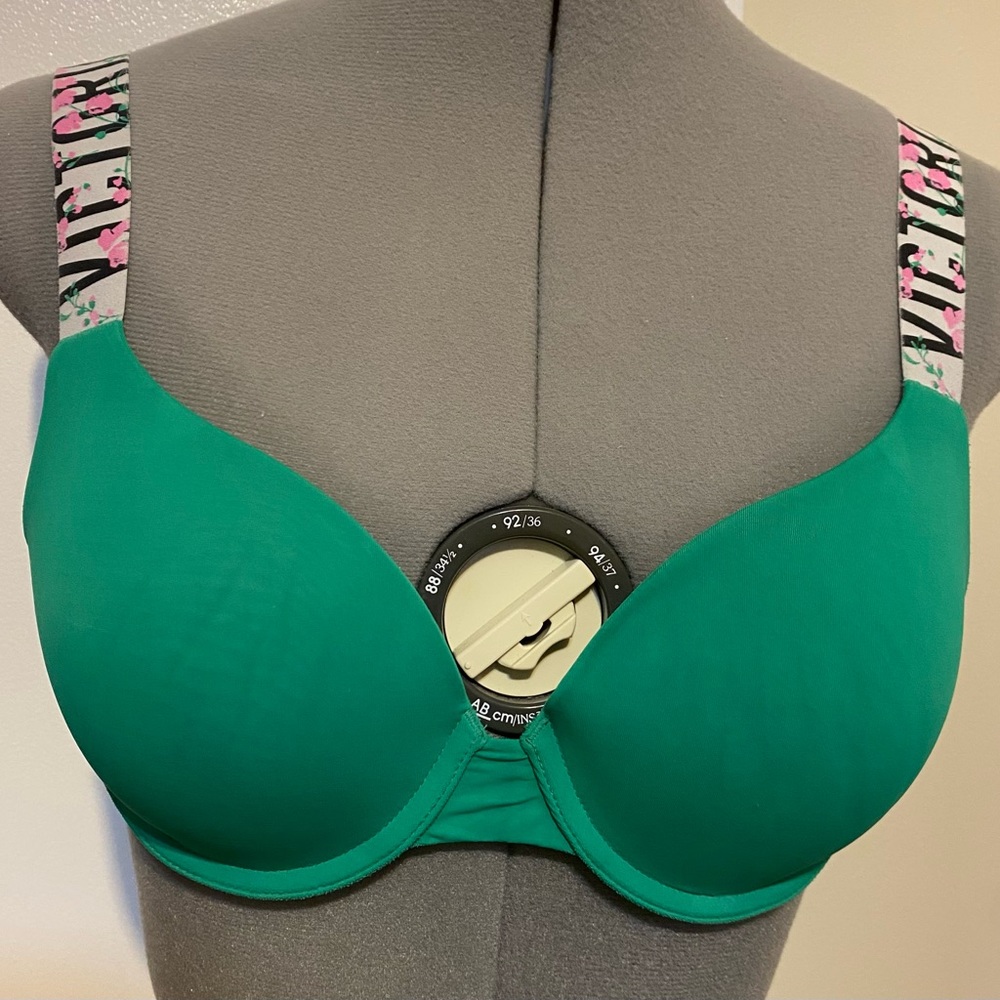 EUC Victoria’s Secret  T-Shirt Push-Up full Coverage Green/Pink  bra